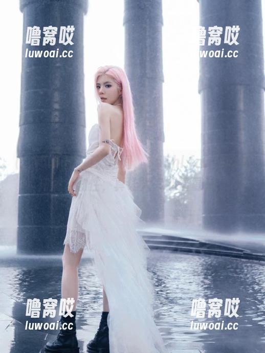 网页滑动间，155hl.fun的内幕充满戏剧性，真让人“心情复杂”