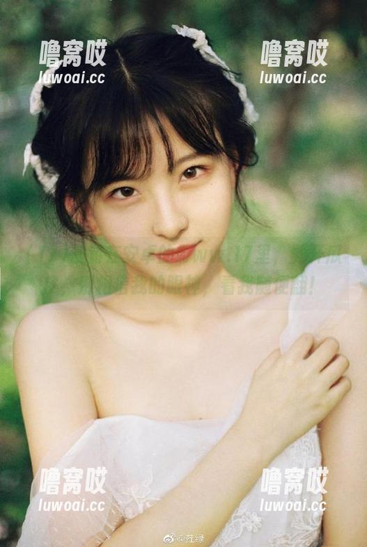 漫游在安卓的www.17里，劈开瓜皮，别相信我的眼神，看我随便翻！