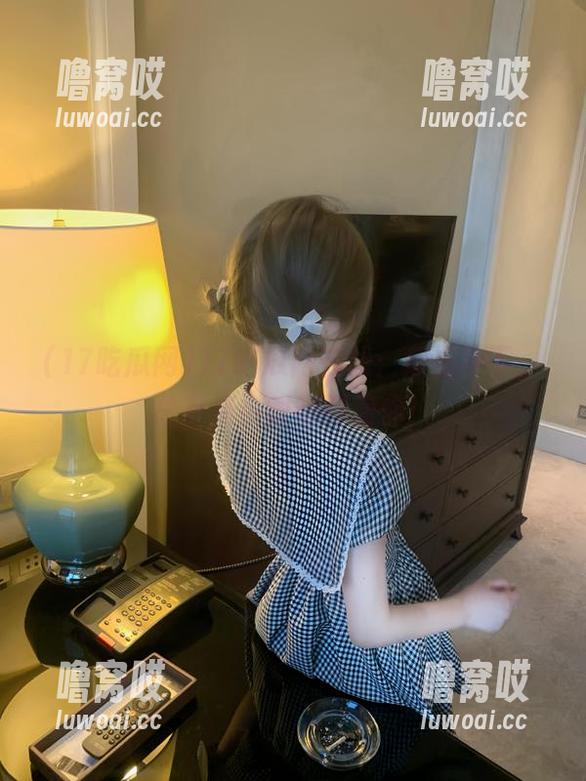 17吃瓜网在线：瓜田李下，总有点小暧昧盯着你！