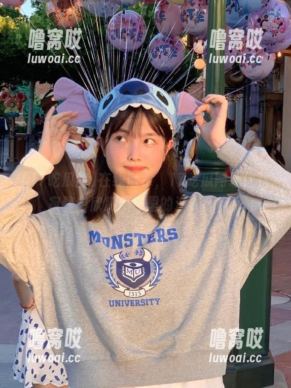 17吃瓜网 在线潜水,17吃瓜网让你在寂静中欣赏瓜田里的波澜壮阔!