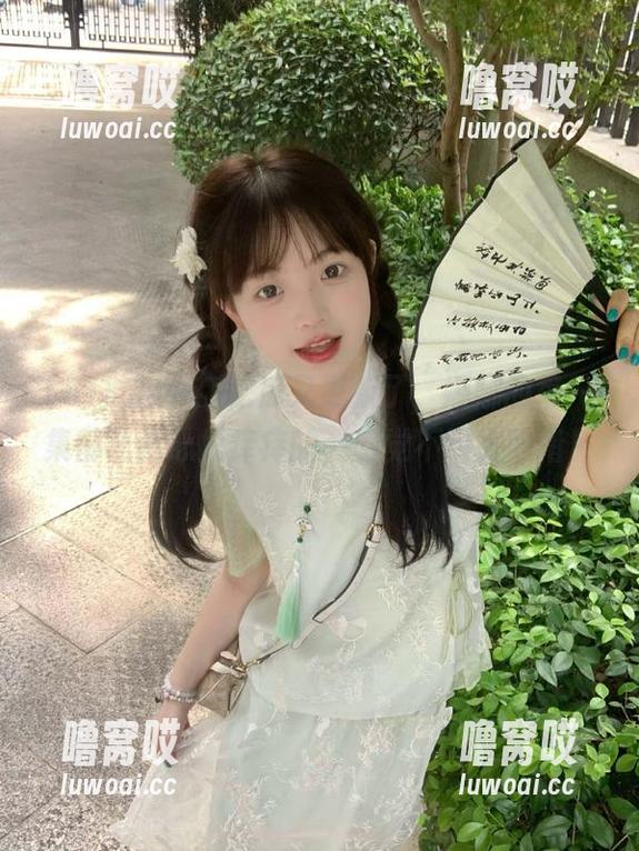 51吃瓜又更新了，娜娜的每一集都让我心里痒痒的，感觉不看太可惜！
