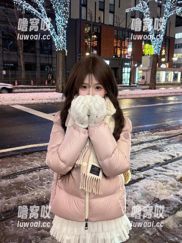 决定不刷社交了，下载“52吃瓜网”，反正都一样，唉...