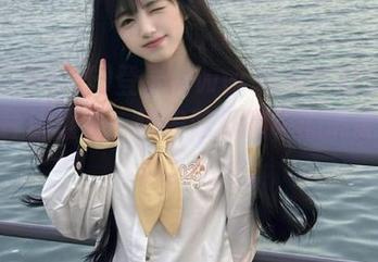 登录www.吃瓜不打烊.com，耳边撞入一连串吃瓜高手的高能心得，满头问号。