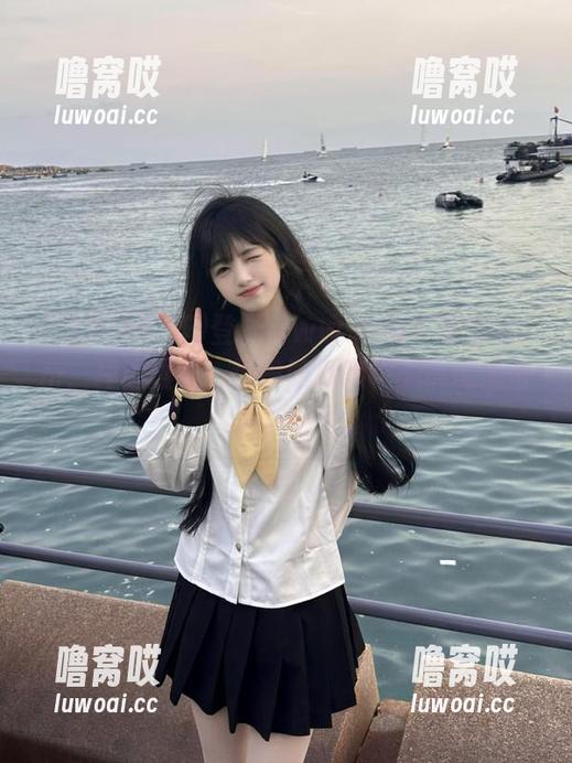 登录www.吃瓜不打烊.com，耳边撞入一连串吃瓜高手的高能心得，满头问号。