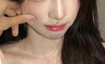 吃瓜头条苹果版，边看边摇头，果然世界是个大的马戏团。