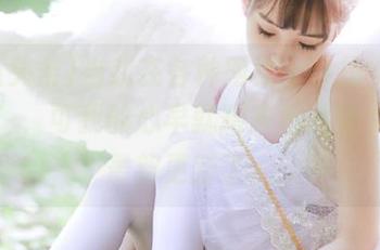 当我在各种网页上寻找“吃瓜头条”，可我的心早就跑去看八卦大神的最新更新了。