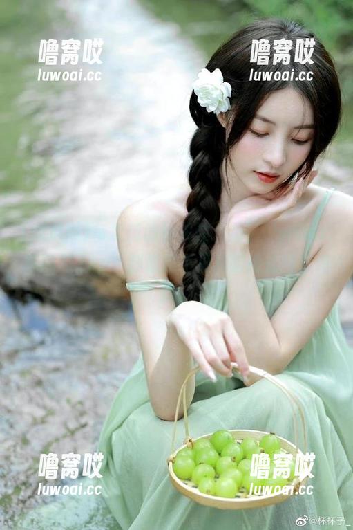 每次想偷偷关注八卦，‘www.吃瓜瓜.top’都是我不见光的绝佳网址选择。