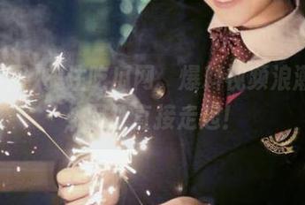 关注吃瓜网，爆料视频浪潮来袭，网址直接走起！