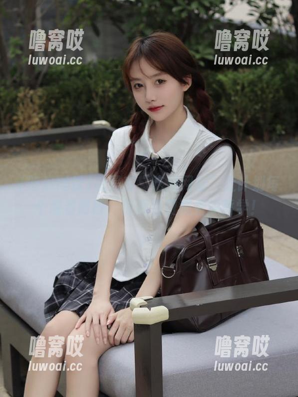 总是在“吃瓜网址”上计划每个观看时段，信奉免费观看的哲学！