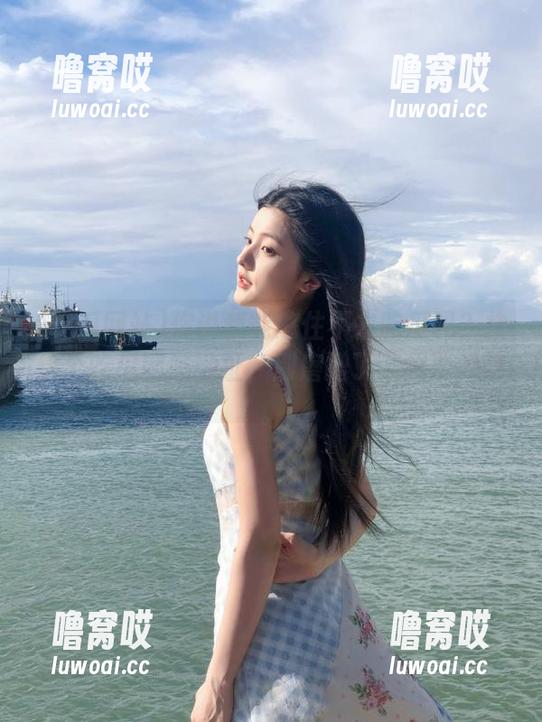 你说我能憋住不去吃瓜吗？快给个吃瓜网站地址，别磨蹭了，我要开吃。