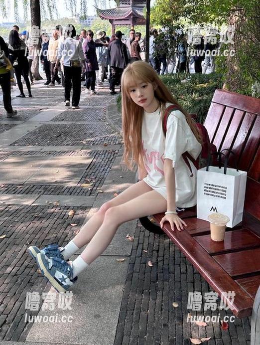 每次“我要吃瓜网”更新，心里都像有只小雀跃，真希望多点大料！