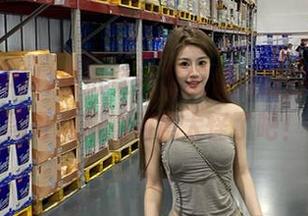 首页竟然有玩偶造型的美食，黑哥冲料的创意太怪了吧！