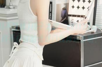 椅子太软，zztt21.ccm黑料不打烊的传送门我摔进去啦！