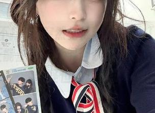 突然觉得，黑料不打烊官网上的正能量像一杯混合饮料，喝下去觉得奇怪但还想再试