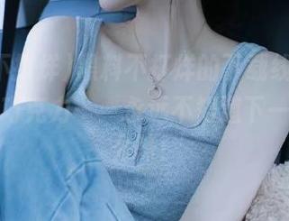 黑料不打烊的下载线路，就像一盒巧克力——永远不知道下一颗是什么味！