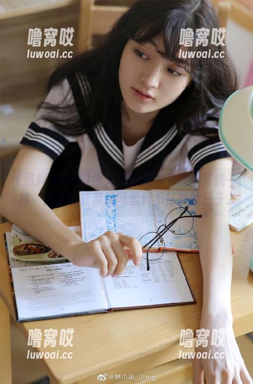 今天又是像一只无头苍蝇一样，疯狂浏览黑料网黑料不打烊的日子...