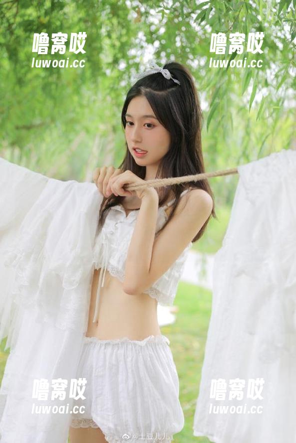 上了黑料不打烊万里长征app，有时候感觉真的像踩进了一个漩涡，快不回头了...