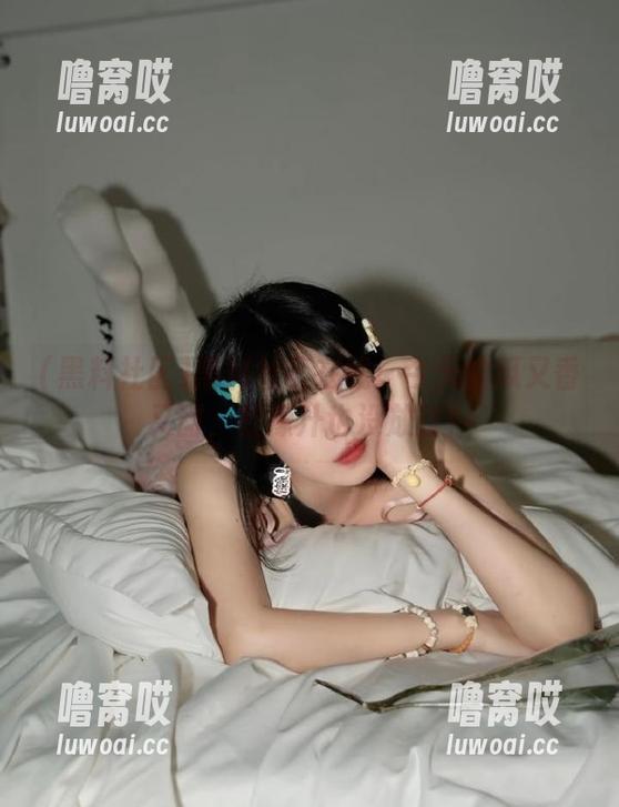 黑料社区 黑料社区在线:今天的瓜又香又甜,柠檬汁也没放过!