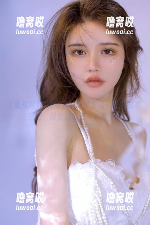 最新版黑料网苹果版：视频贼有意思，跟我的心情一样复杂！